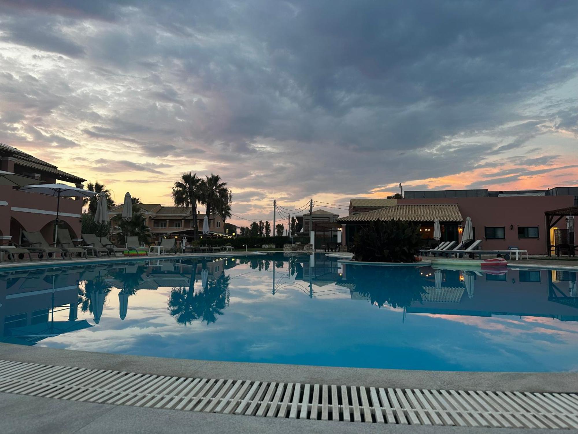 Perland Vacation Apartment Sidari  Bagian luar foto